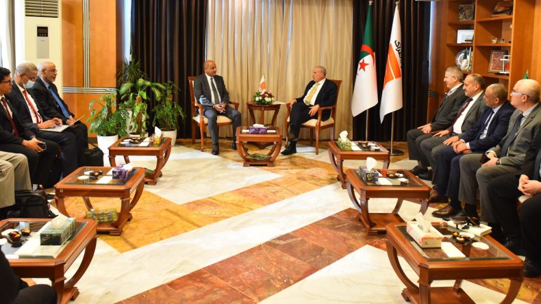 وفد موريتاني رفيع المستوى يزور الجزائر للاطلاع على خبرات سوناطراك