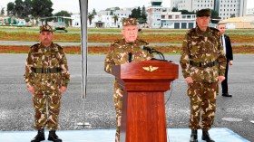 الفريق أول شنقريحة يُنصب اللواء زوبير غويلة قائدا للقوات الجوية (فيديو)