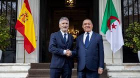 مراد يُجري محادثات ثنائية مع نظيره الإسباني