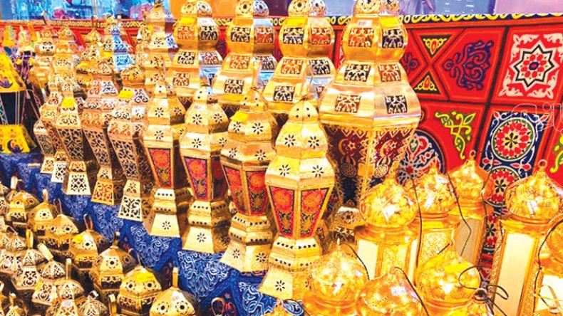 الفوانيس والبخور… تقاليد رمضانية جديدة ببيوت الجزائريين!