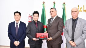 مشروع جزائري صيني لصناعة سيارة كهربائية في النعامة