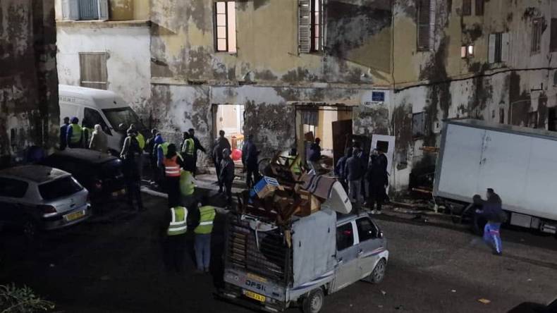 بالصور.. ترحيل 176 عائلة إلى سكنات جديدة بوهران