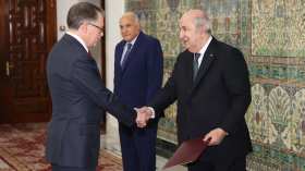 الرئيس تبون يستلم أوراق اعتماد 5 سفراء جدد (صور)