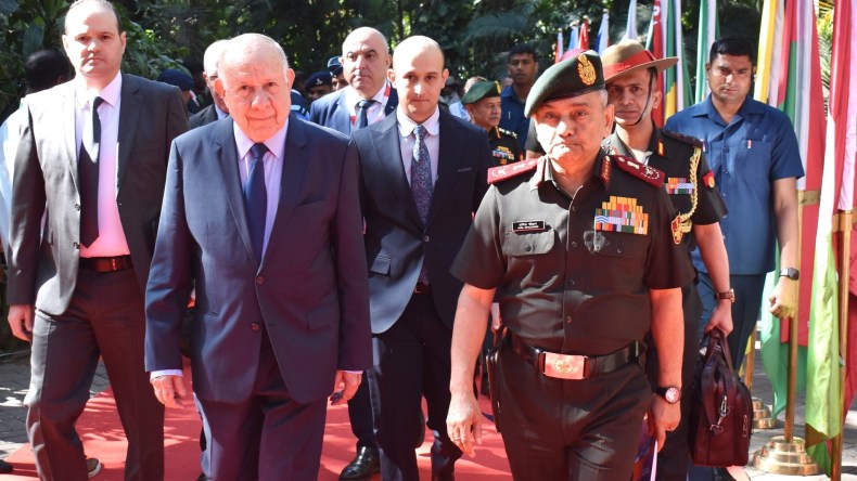 الفريق أول شنڨريحة يشارك في اجتماع وزراء الدفاع بالهند