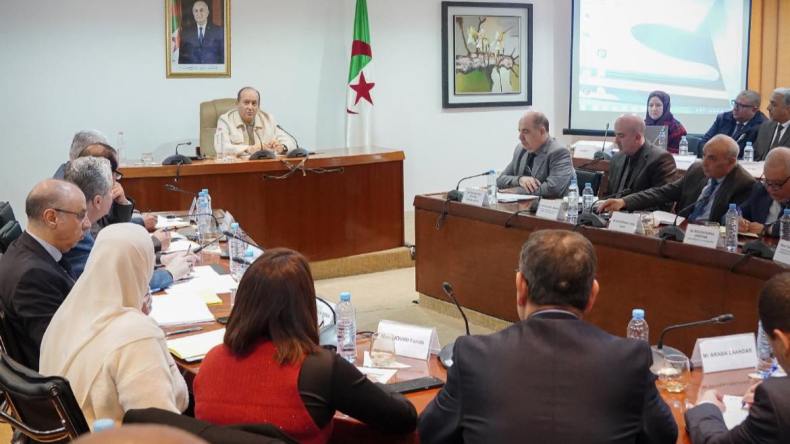 مكتب أخضر للاستثمار ورفع فوري للعراقيل عن المشاريع