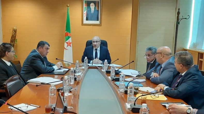 مشروع قانون تموين وضبط السوق الوطنية على طاولة وزير التجارة