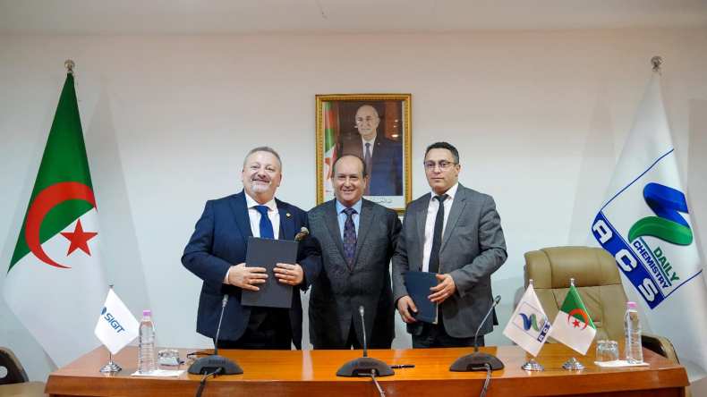 شراكة إيطالية-جزائرية لتعزيز صناعة اللوازم البلاستيكية والمطاطية