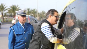 “سليم الشاوي” يشارك في حملة أمنية لتوعية السائقين (صور)