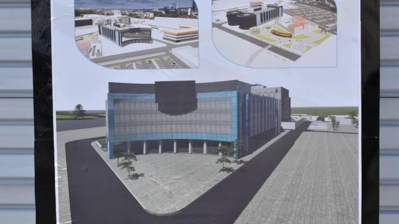 وزير الداخلية يعطي إشارة انطلاق أشغال موقف السيارات متعدّد الطوابق في براقي