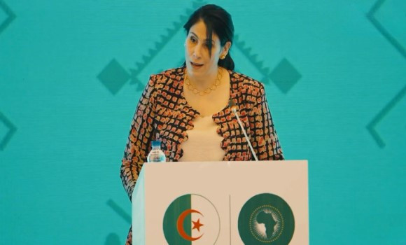 L’Algérienne Selma Malika Haddadi écarte sa concurrente marocaine et obtient le poste de vice-présidente de la Commission de l’UA
