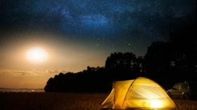 ظاهرة التخييم في مجتمعنا.. هل هي ظاهرة صحية في الشكل والمضمون؟