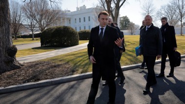 Trump n’a pas accueilli Macron à l’entrée de la Maison Blanche