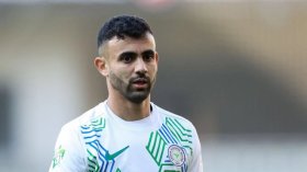 بِالفيديو: تدخّل متوحّش من المغربي امرابط وغزال يُطرد!