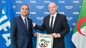 أنفونتينو يُهنّئ رئيس اتحاد الكرة الجزائري