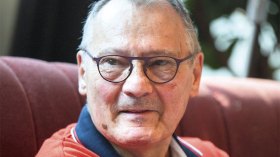 السياسيون في باريس يتحدثون عن سقف محدد للهجرة