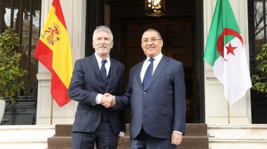 Algeria Sends Messages to Paris Through Merad’s Visit to Spain
