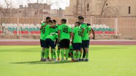 28 ناديا غارقا في وحل الديون