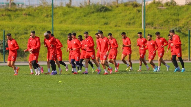شباب بلوزداد يعتلى صدارة الترتيب