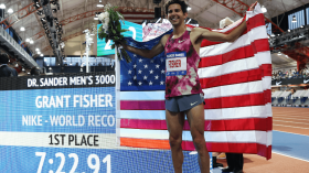 الأمريكي فيشر يحطّم الرقم القياسي لسباق 3000 م داخل القاعة
