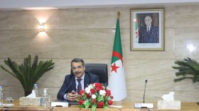 3 ملفات مستعجلة للفصل على طاولة وزير المالية الجديد