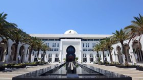 نخبة فرنسا السياسية متخوفة من ردود فعل الجزائر