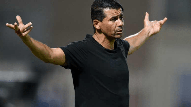 يانغ أفريكانز يتعاقد مع المدرب الجزائري ميلود حمدي