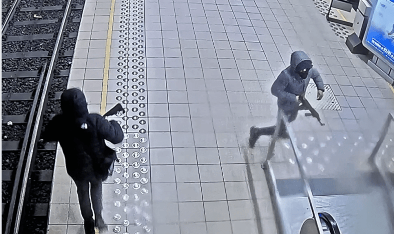 Deux hommes lourdement armés recherchés à Bruxelles (Vidéo)