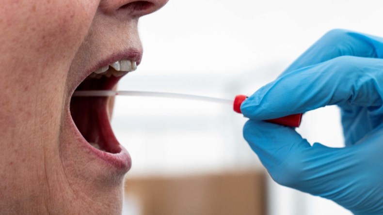 ما يقوله لسانك عن صحتك؟ علامات لا يجب تجاهلها