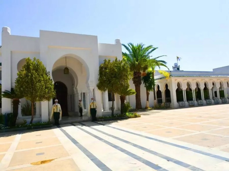 Le président Tebboune met fin aux fonctions du wali de Relizane