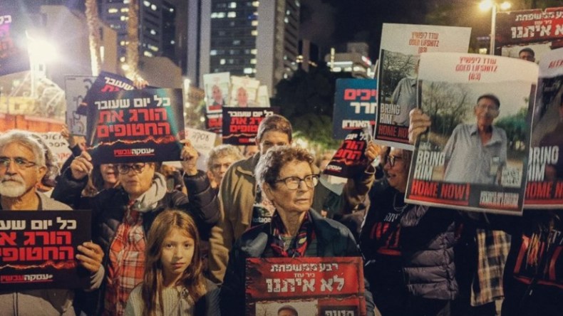 “لا أثق بنتنياهو”.. والدة أسير لدى المقاومة تستنجد بترامب