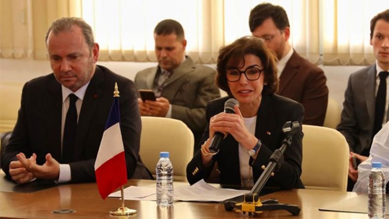 زيارة وزير فرنسا لمدينتي الداخلة والعيون تصرفّ عدائيّ