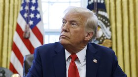 إدارة ترامب تدرس إضافة 36 دولة إلى قائمة حظر السفر بينها دول عربية