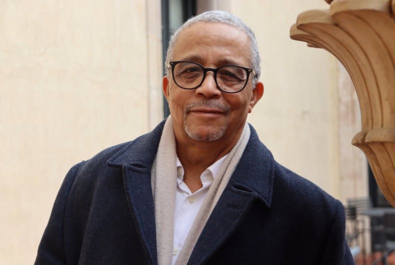 L’écrivain Yasmina Khadra remercie le président Tebboune pour ses félicitations