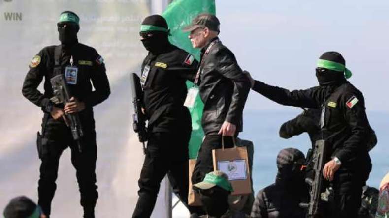 “شهيد” يُسلّم أسيرا.. القائد هيثم الحواجري “يُربك” جيش الاحتلال