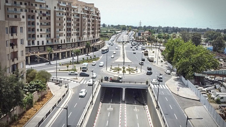 والي العاصمة يُسدي تعليمات صارمة لتسريع إتمام مشاريع الطرقات