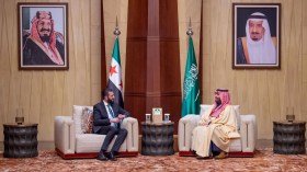 ولي العهد السعودي يستقبل الشرع في الرياض