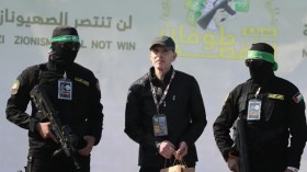 القسام تُسلم الأسير مزدوج الجنسية سيغال للصليب الأحمر