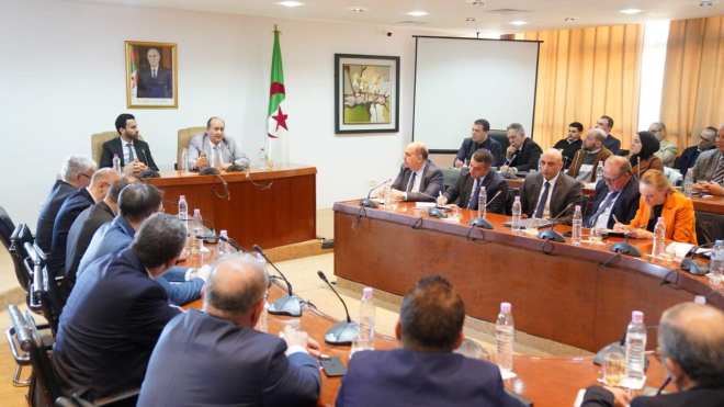 غريب يجتمع مع ناشطين في صناعة قطع غيار السيارات