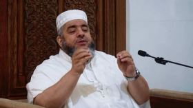 هل أخطأ الشّيخ العزّونيّ؟