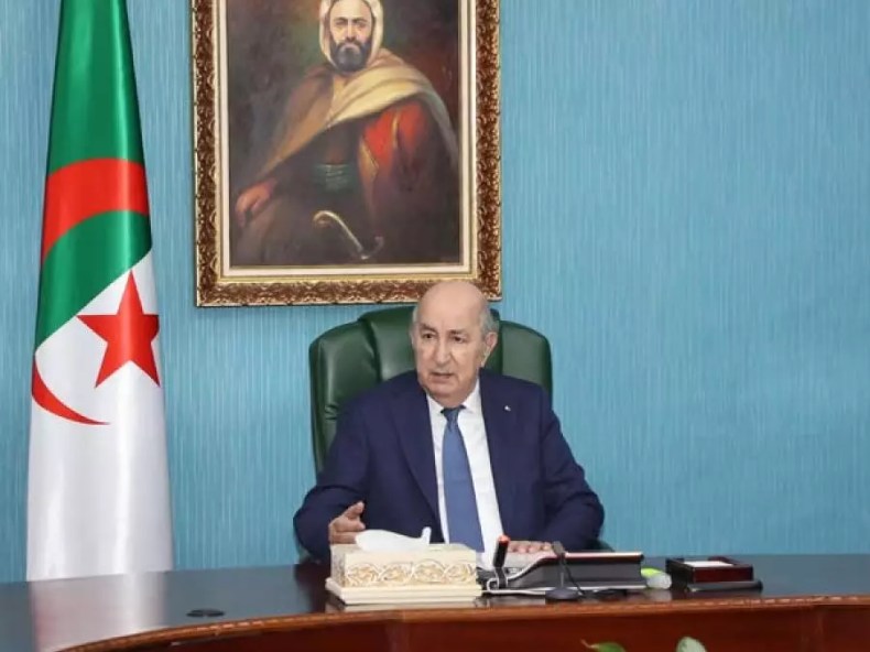 Le président de la République préside une réunion consacrée au bilan des opérations d’exportation des produits algériens