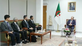 تصنيع المركبات: غريب يتباحث مع ممثلي”هيونداي”و “بهوان العمانية”