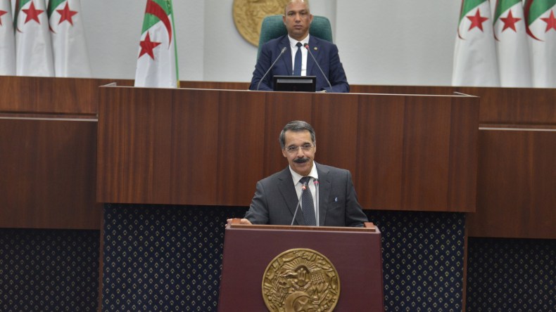 وزير المالية يوضح بخصوص جمركة سيارات “تويوتا” رباعية الدفع