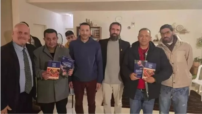 “خزي وتذلل”.. وفد مغربي يزور الكيان الصهيوني وهذا ما فعله !