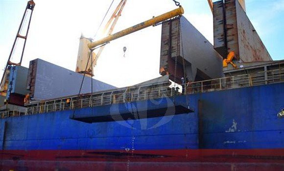 Oran: exportation de 30.000 tonnes de plaques d’acier vers l’Italie