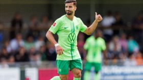 ليفربول الإنجليزي يجهز عرضا لاستقدام عمورة