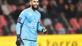 أول “كلين شيت” في الموسم لحارس “الخضر” ماندريا