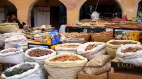 زنقة فليج.. مقصد عشاق التوابل في بشار