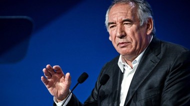 The French take to the streets to bring down the government of Bayrou and the far right