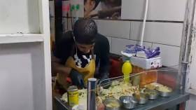 كادحون من أجل لقمة الحلال في بيع البوراك والمحاجب المطوّرة