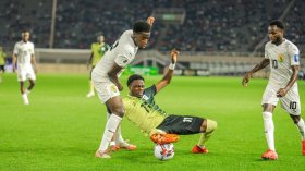 بِالفيديو: لاعب سابق للبارادو يُهين أقوى منافس لـ “الخضر”